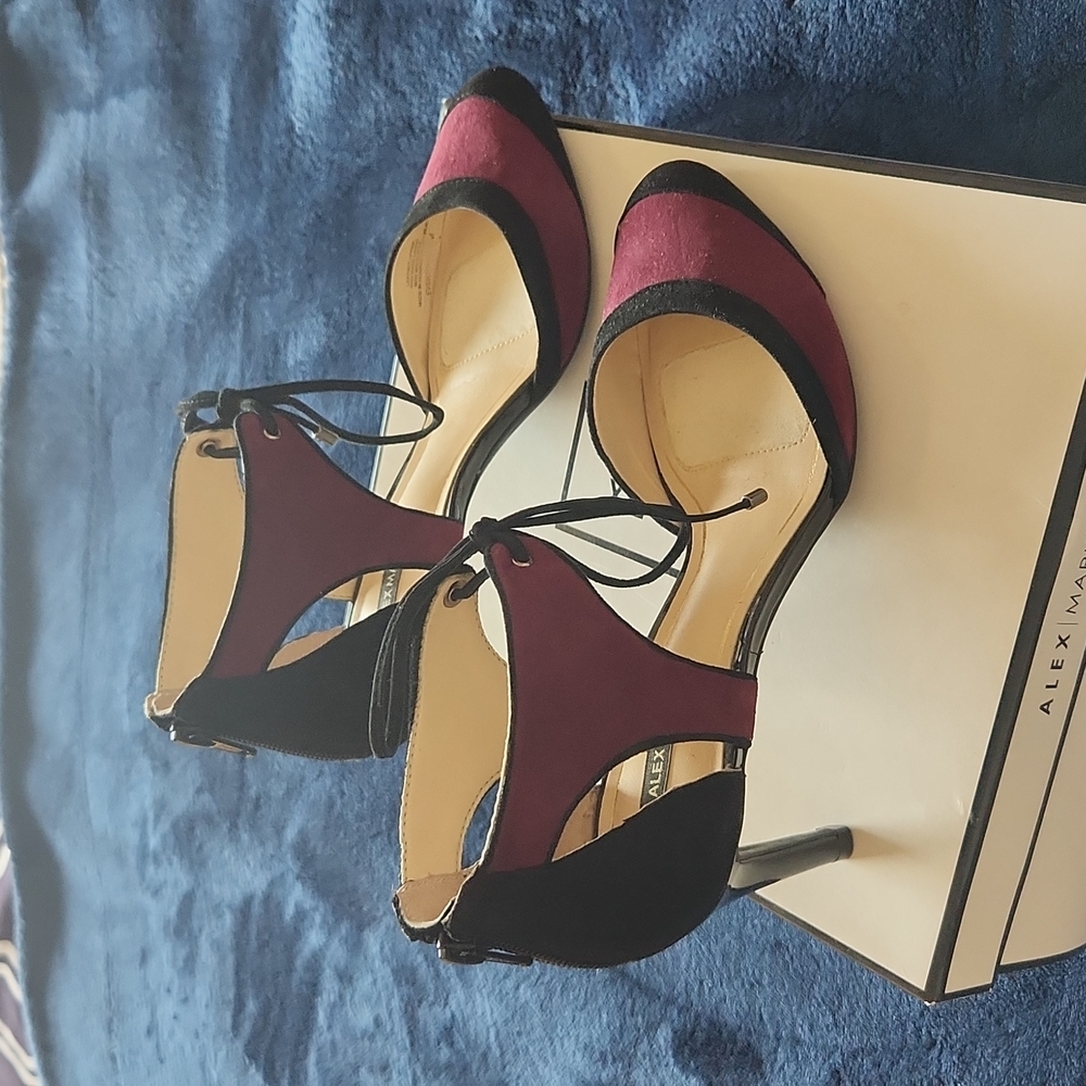 💕Brand NIB pumps💕